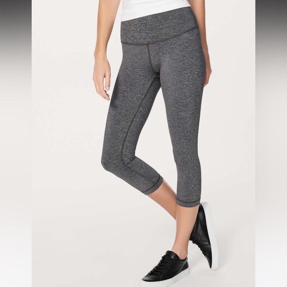 Lululemon Wunder Under Luon Variegated Knit Black 
Heathered Sizr 6 Crop - Picture 1 of 13
